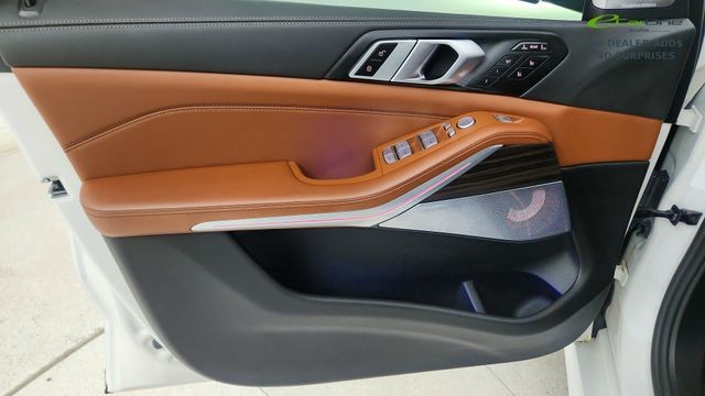 2025 BMW X7 M60i AWD