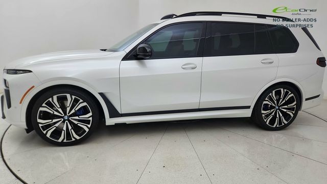 2025 BMW X7 M60i AWD