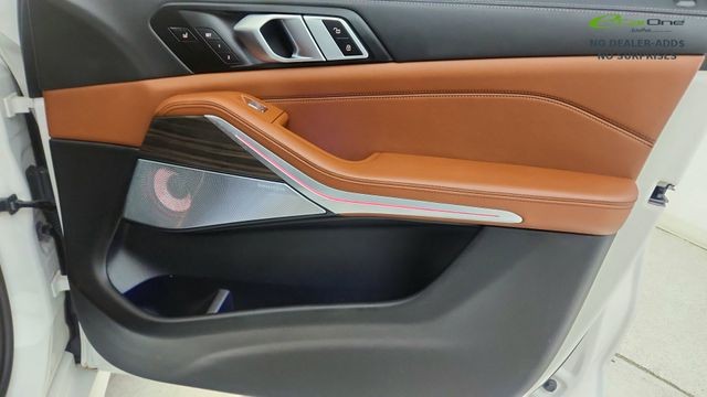 2025 BMW X7 M60i AWD