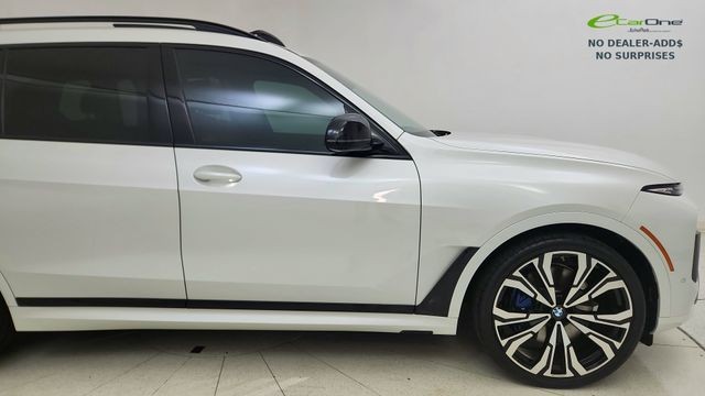 2025 BMW X7 M60i AWD