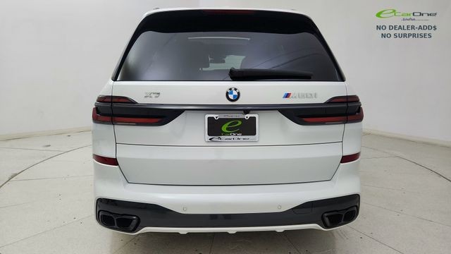 2025 BMW X7 M60i AWD