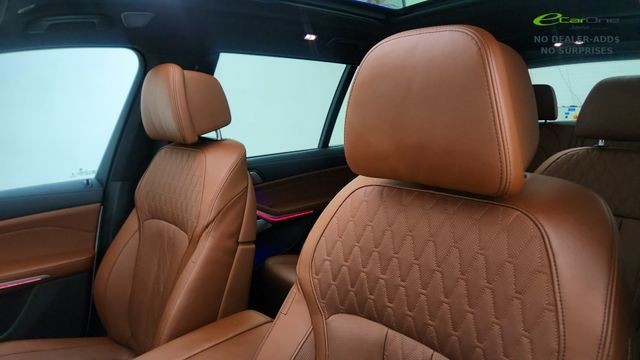 2025 BMW X7 M60i AWD