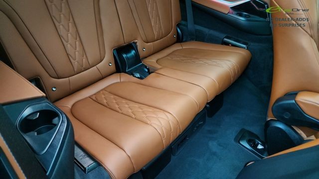2025 BMW X7 M60i AWD