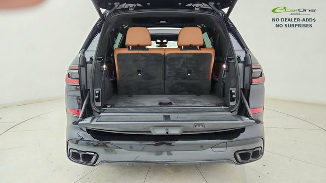 2026 BMW X7 M60i AWD