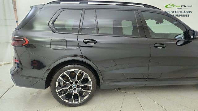 2026 BMW X7 M60i AWD