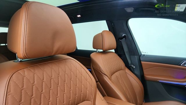 2026 BMW X7 M60i AWD