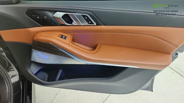 2026 BMW X7 M60i AWD