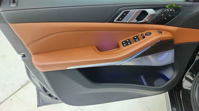 2026 BMW X7 M60i AWD