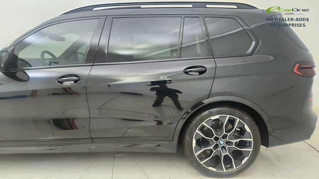 2026 BMW X7 M60i AWD
