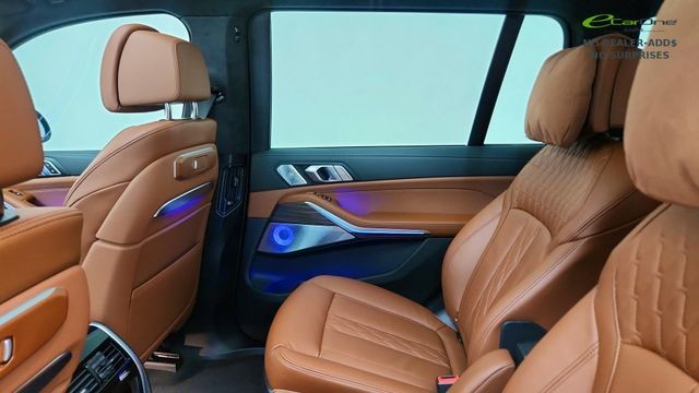 2026 BMW X7 M60i AWD