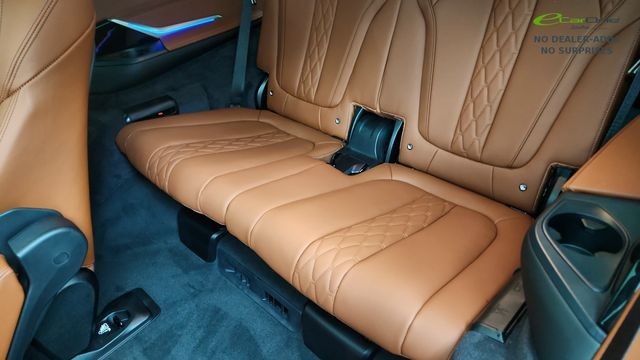 2026 BMW X7 M60i AWD