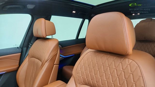 2026 BMW X7 M60i AWD