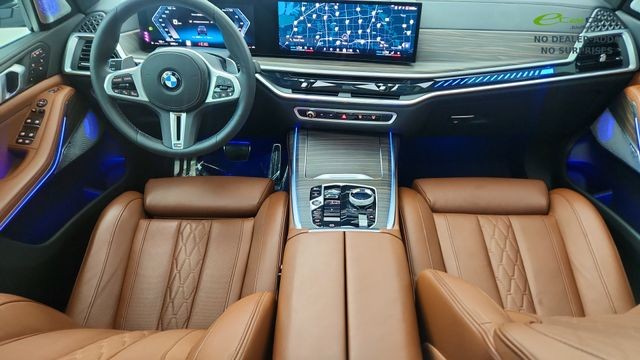 2026 BMW X7 M60i AWD