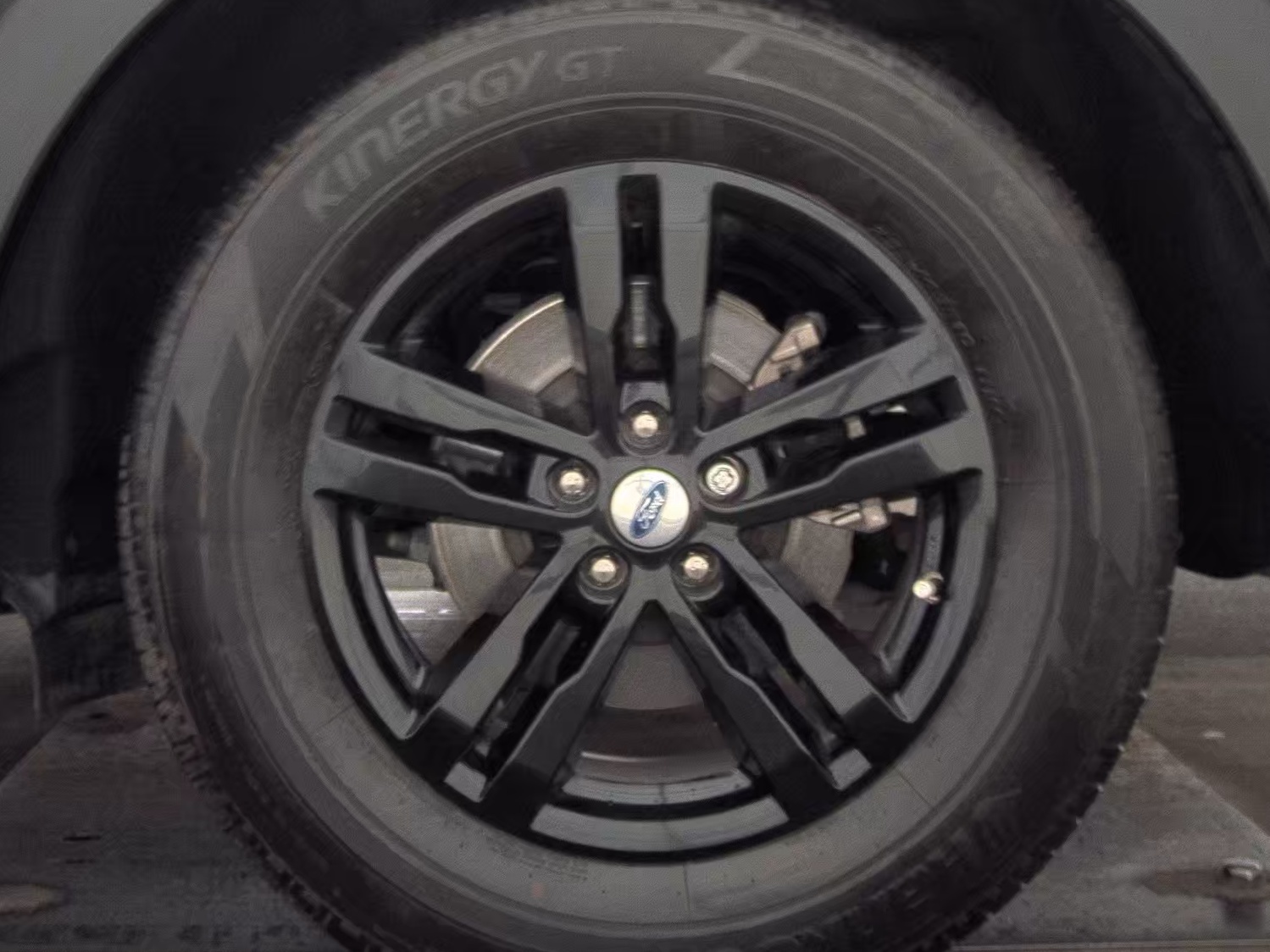 2024 Ford Explorer XLT RWD