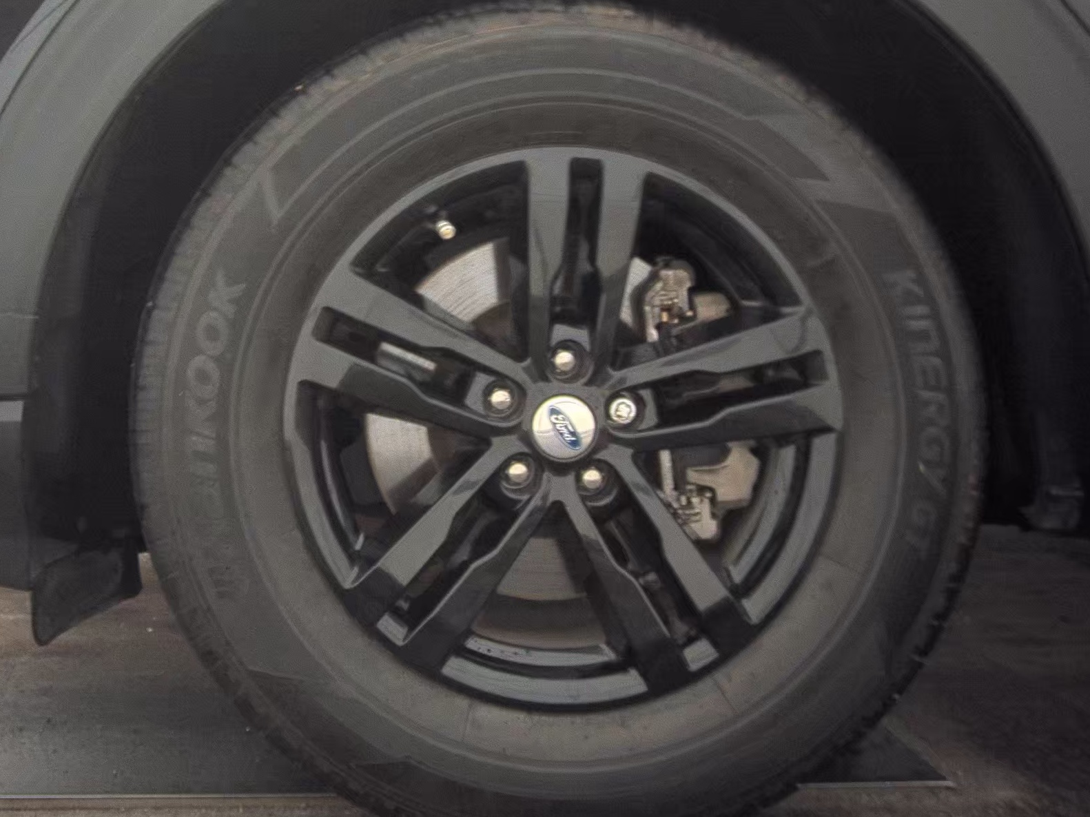 2024 Ford Explorer XLT RWD