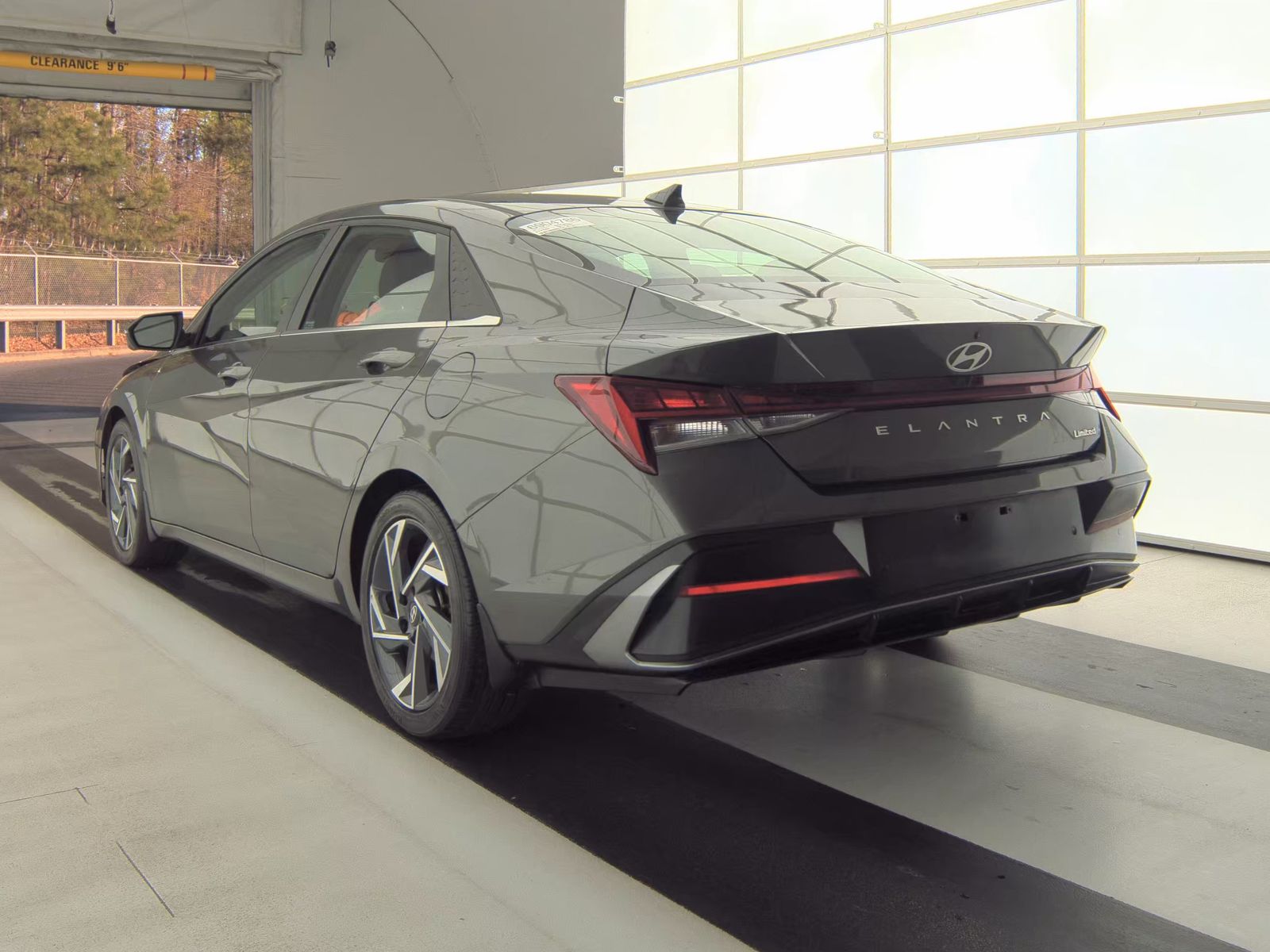 2024 Hyundai Elantra Limited FWD