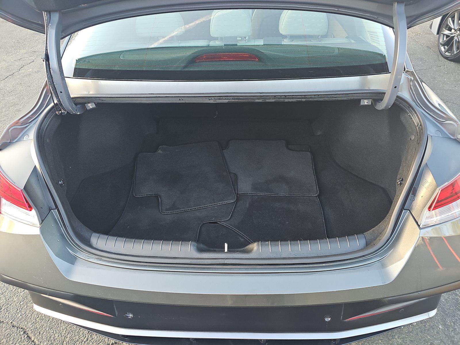 2024 Hyundai Elantra Limited FWD