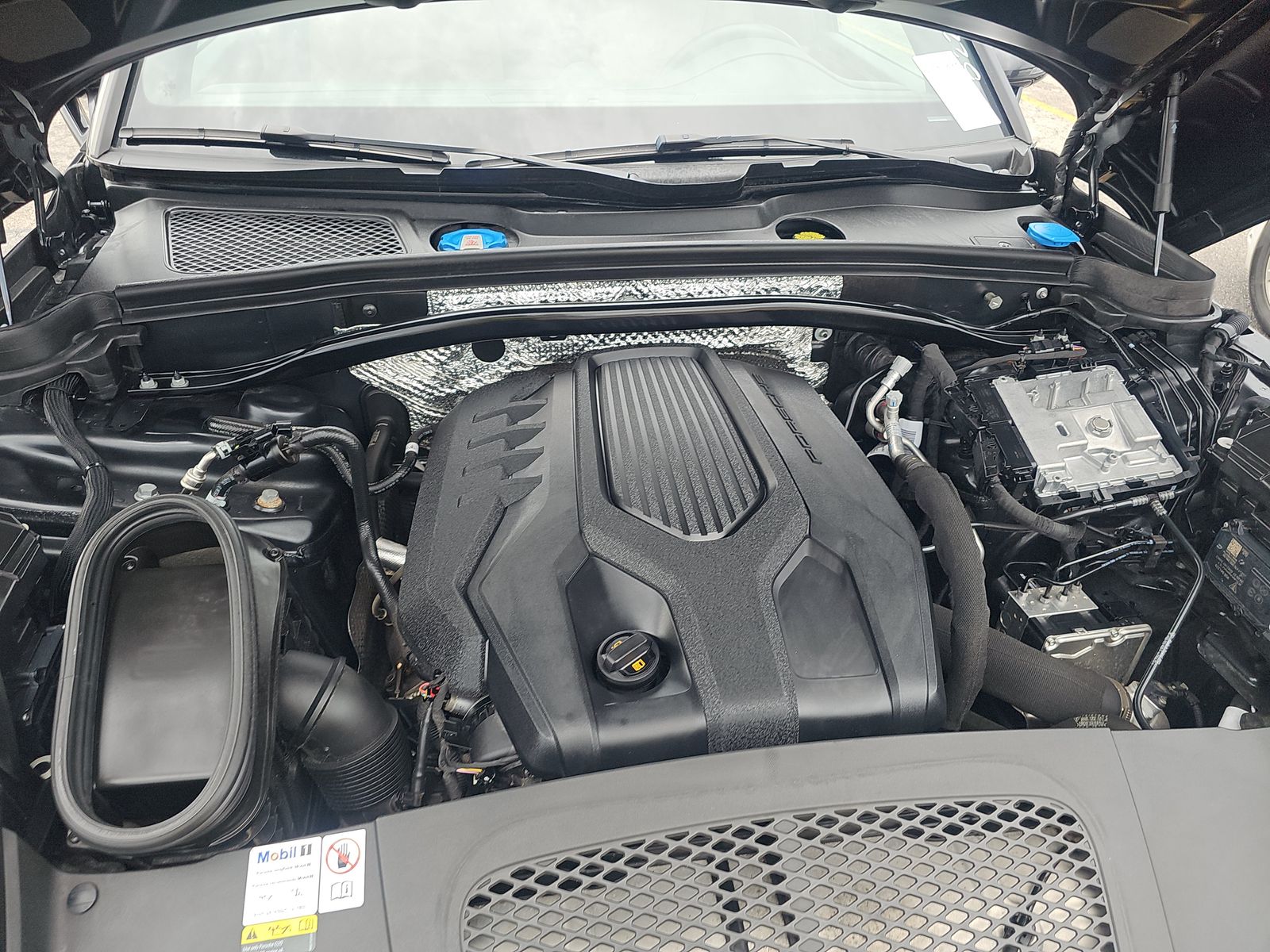 2024 Porsche Macan Base AWD