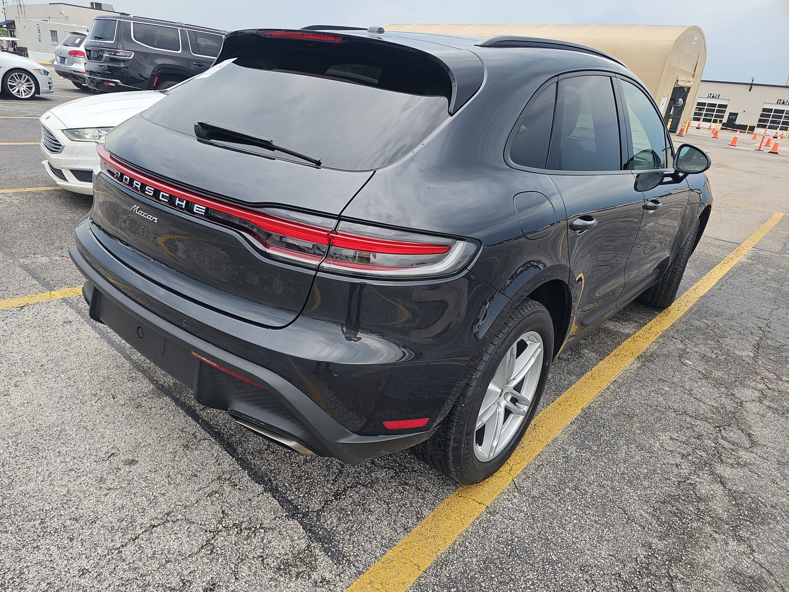 2024 Porsche Macan Base AWD