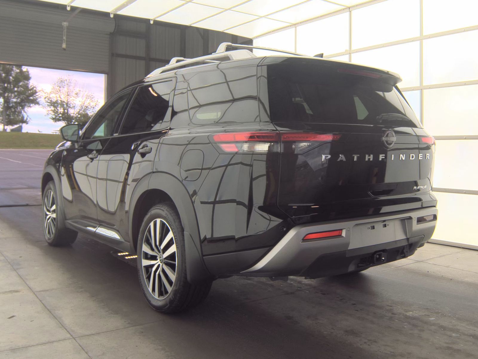 2025 Nissan Pathfinder Platinum FWD