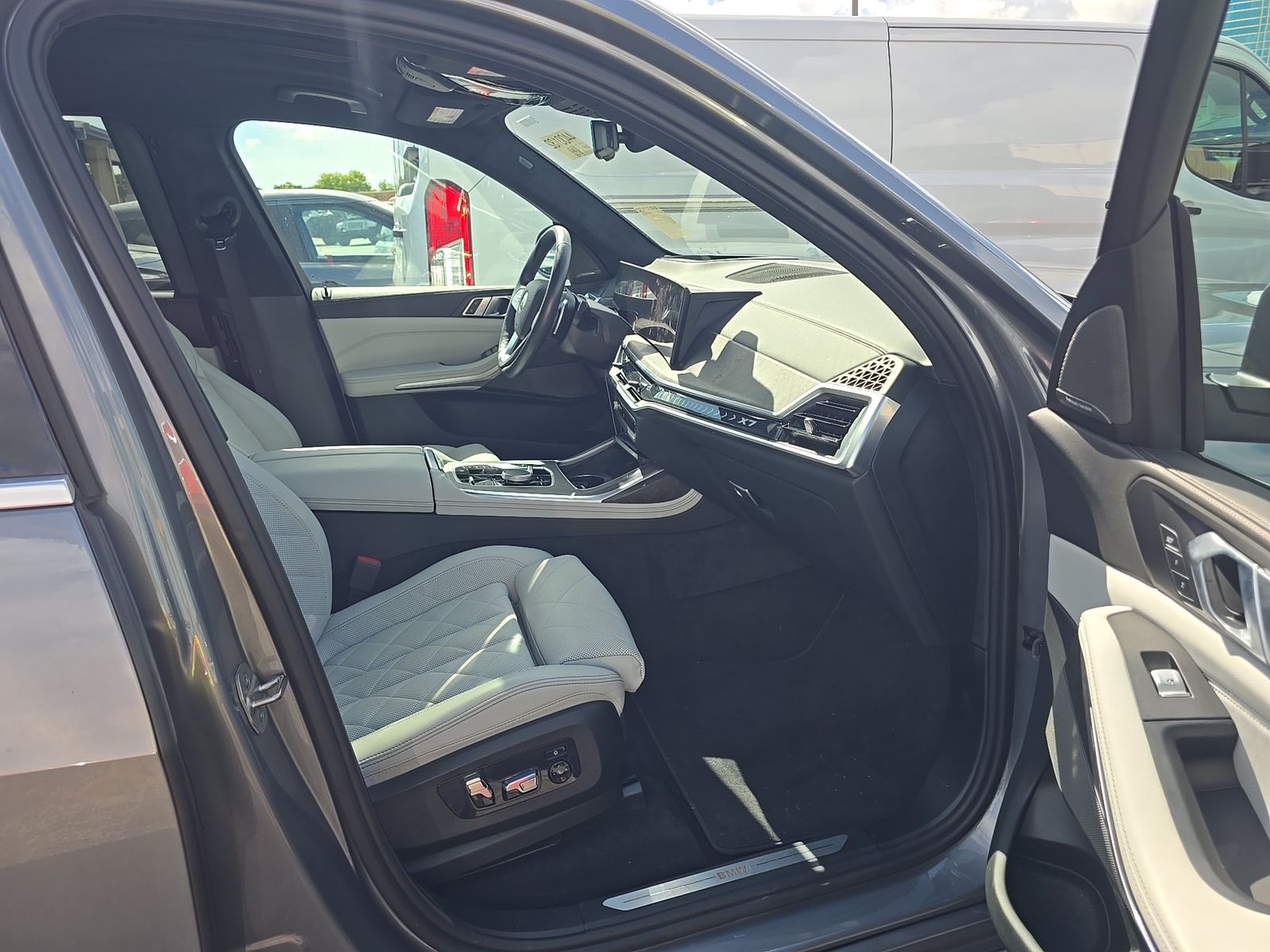 2024 BMW X7 xDrive40i AWD