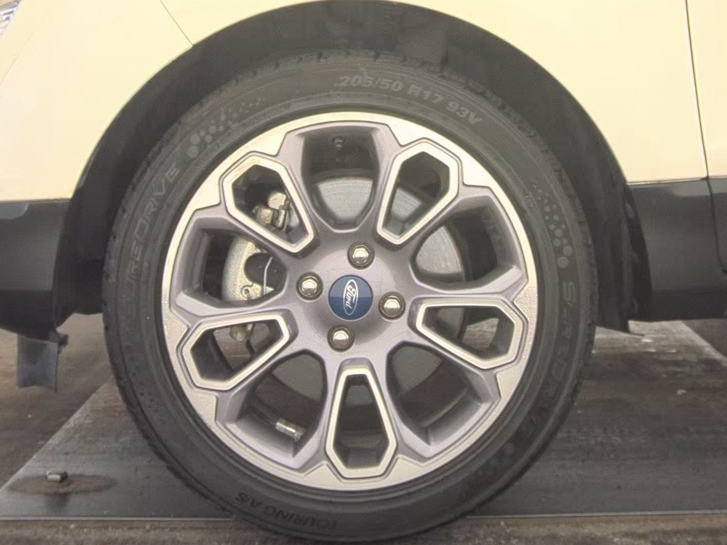 FORD ECOSPORT - 10