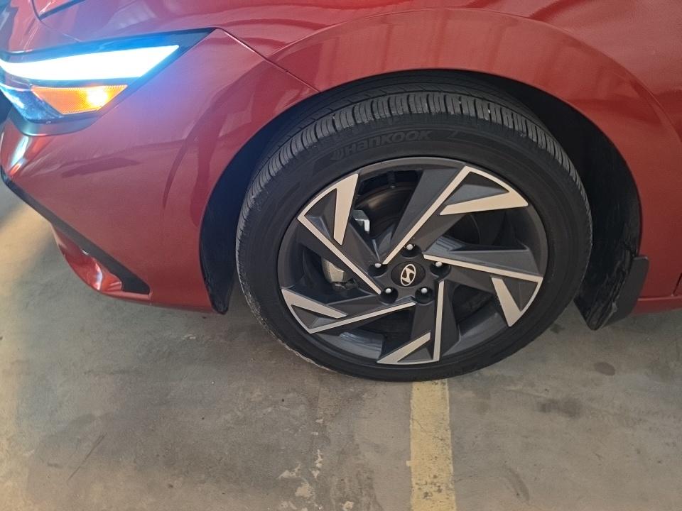 2025 Hyundai Elantra SEL Convenience FWD