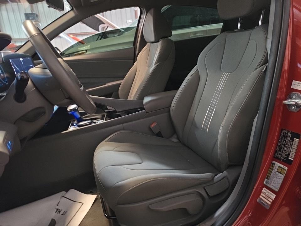 2025 Hyundai Elantra SEL Convenience FWD
