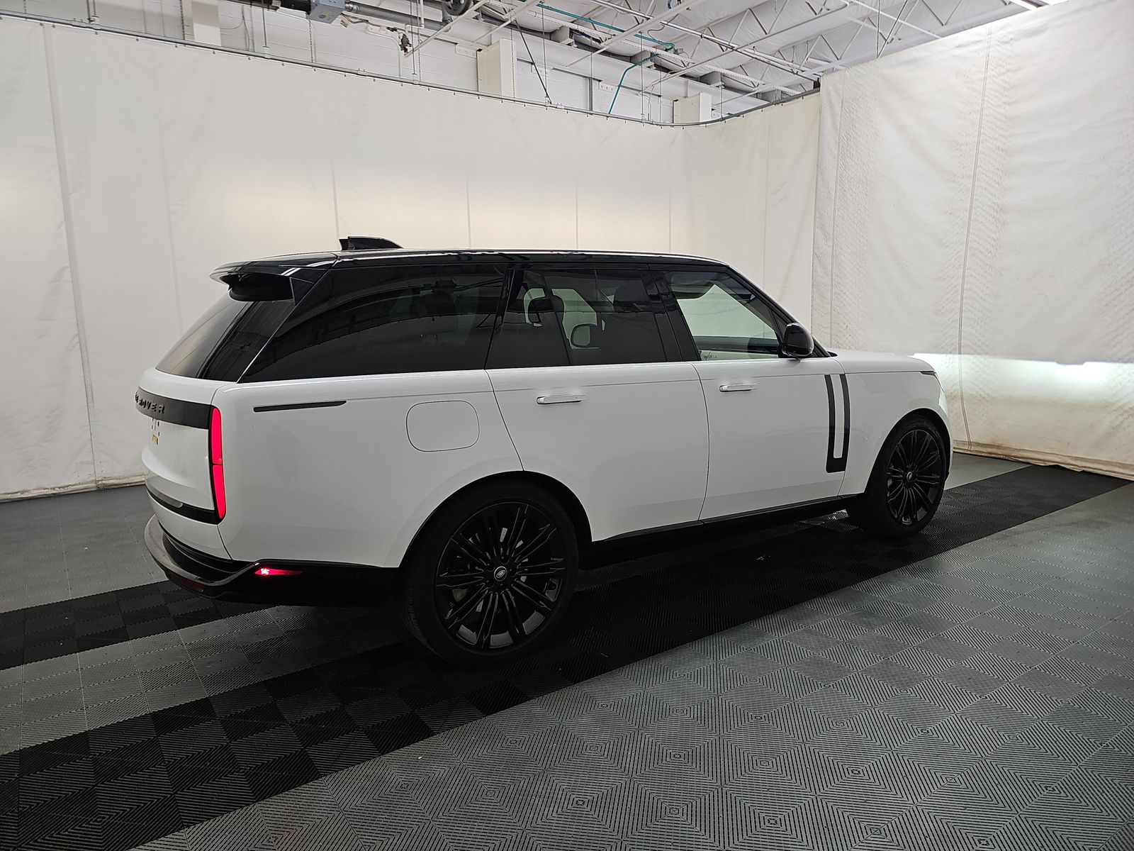 2024 Land Rover Range Rover SE AWD