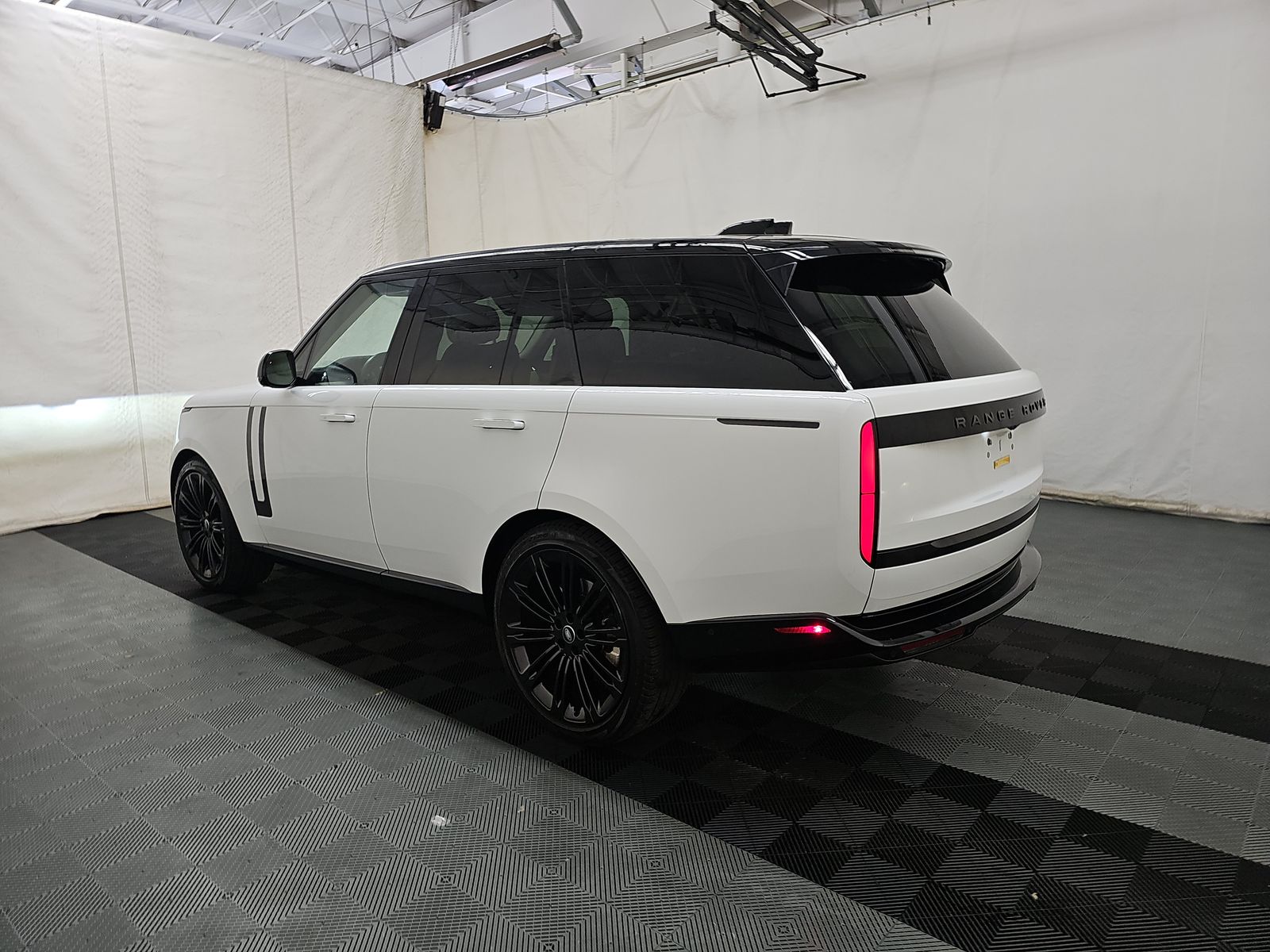 2024 Land Rover Range Rover SE AWD