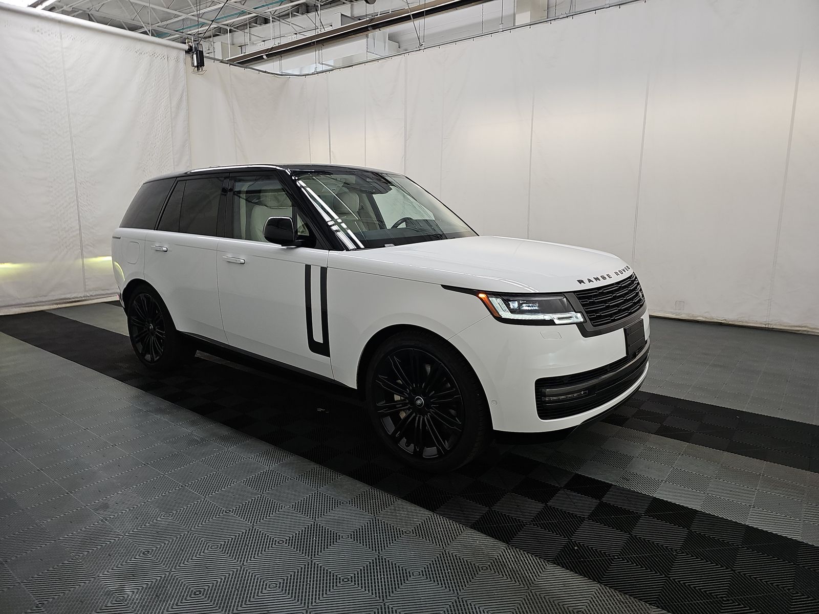 2024 Land Rover Range Rover SE AWD