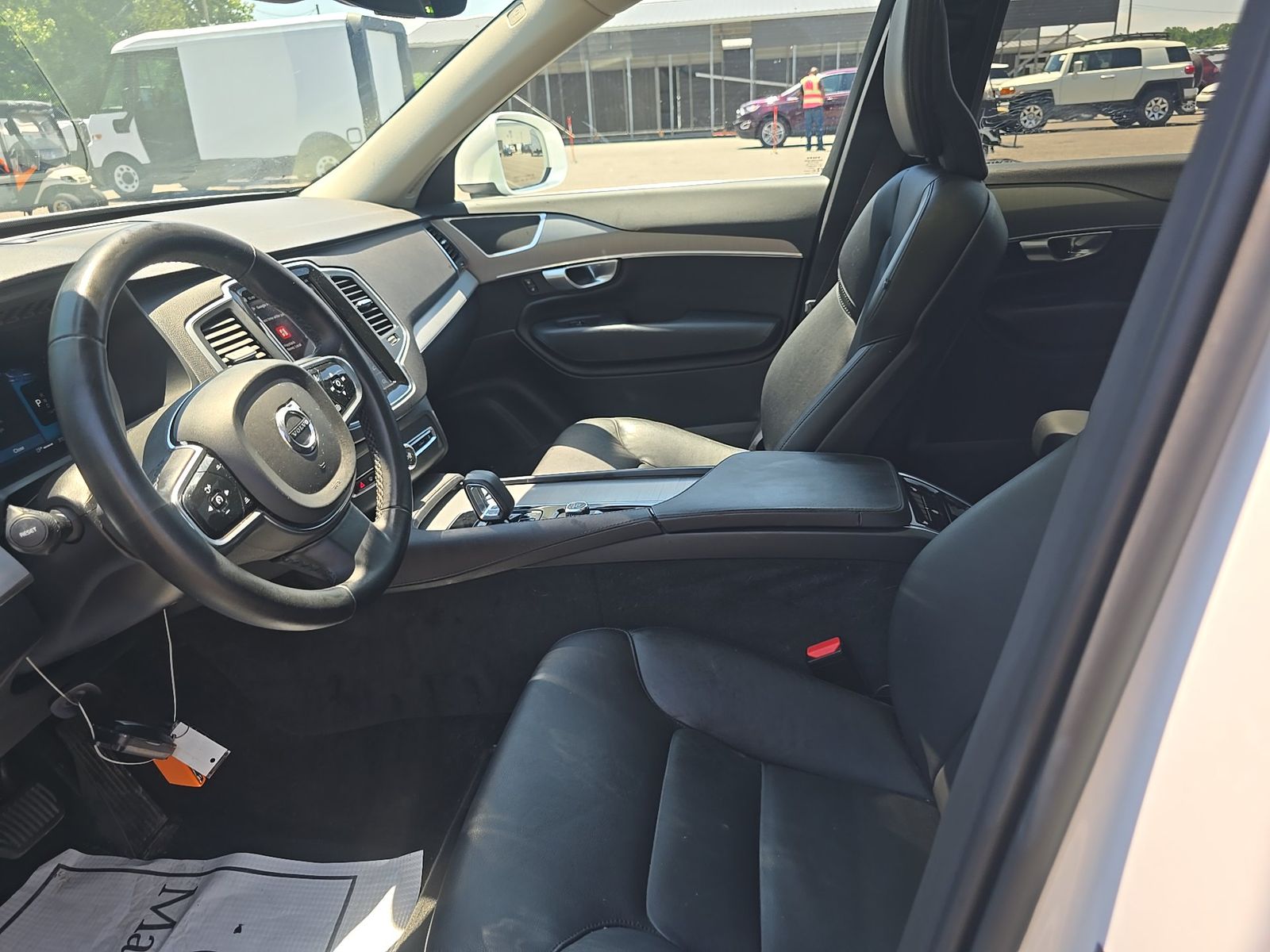 2024 Volvo XC90 B5 Core FWD