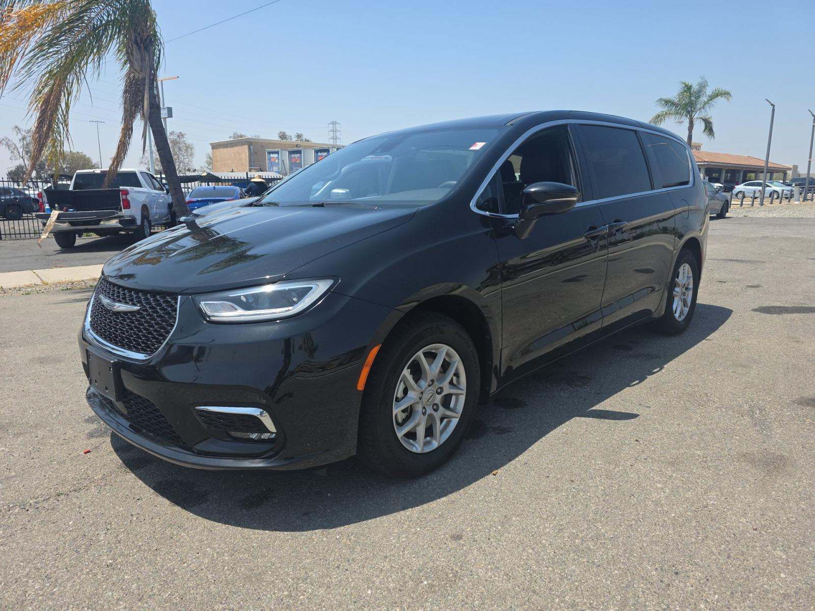 2025 Chrysler Pacifica Select FWD