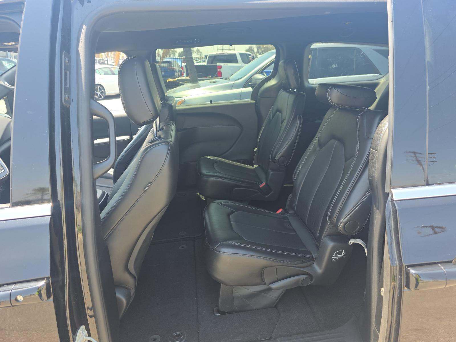2025 Chrysler Pacifica Select FWD