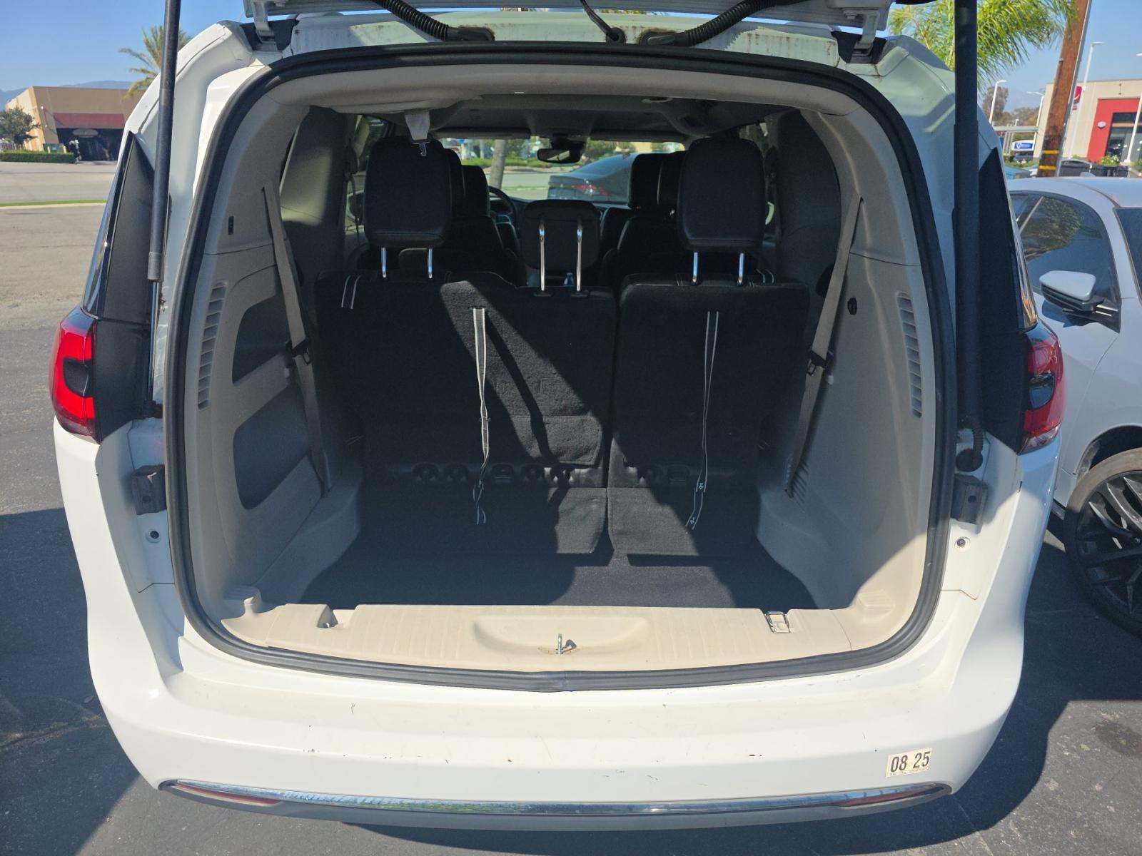 2022 Chrysler Pacifica Touring L FWD