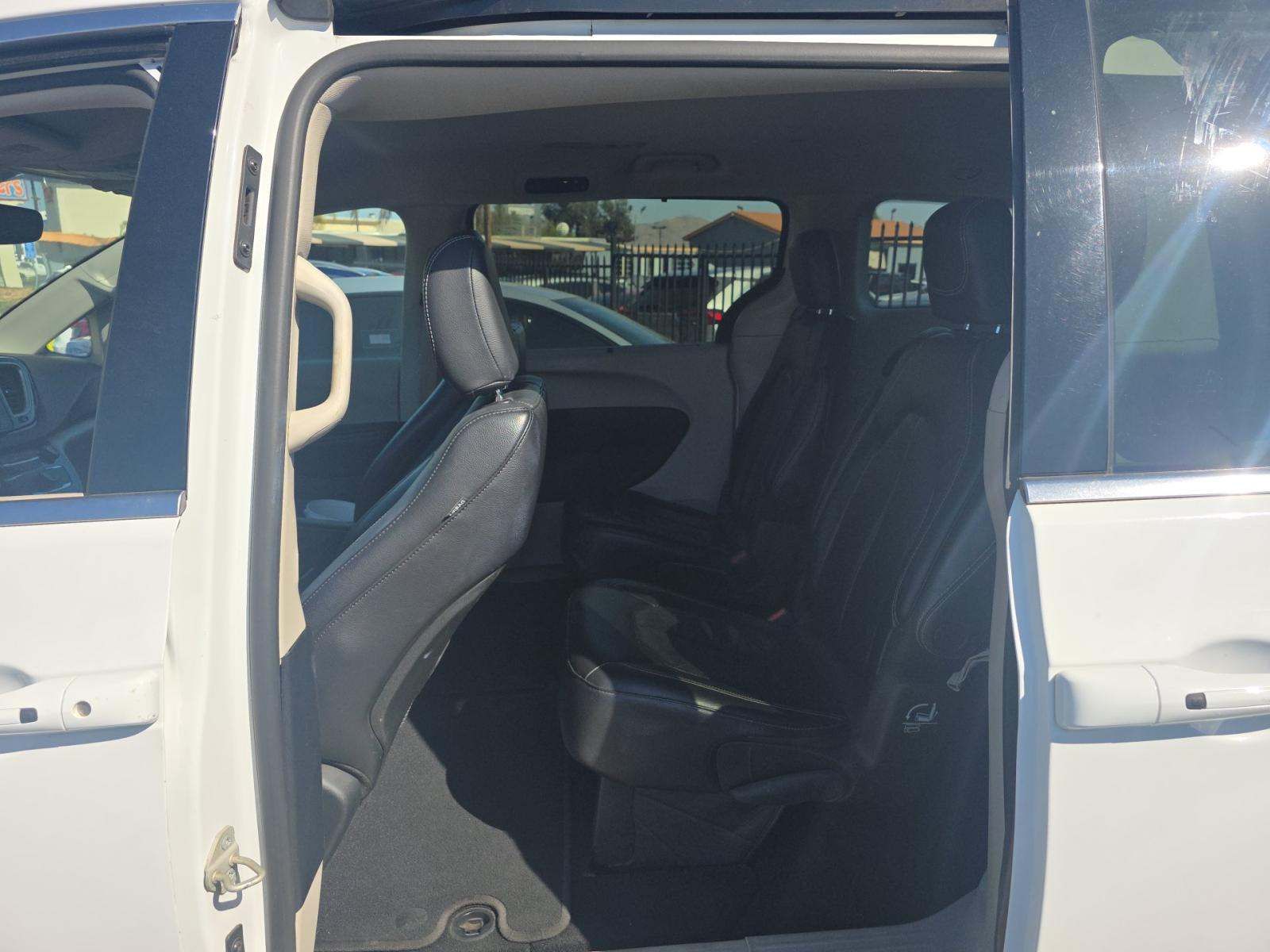 2022 Chrysler Pacifica Touring L FWD