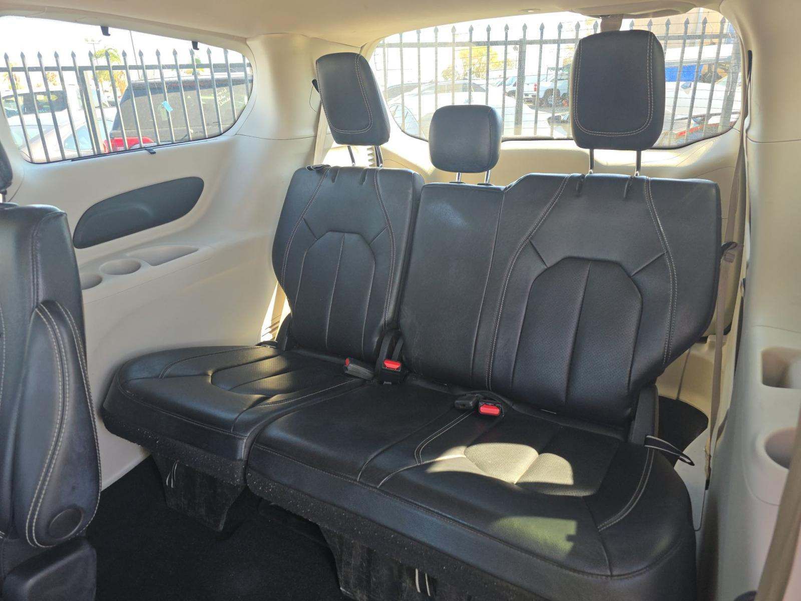 2022 Chrysler Pacifica Touring L FWD
