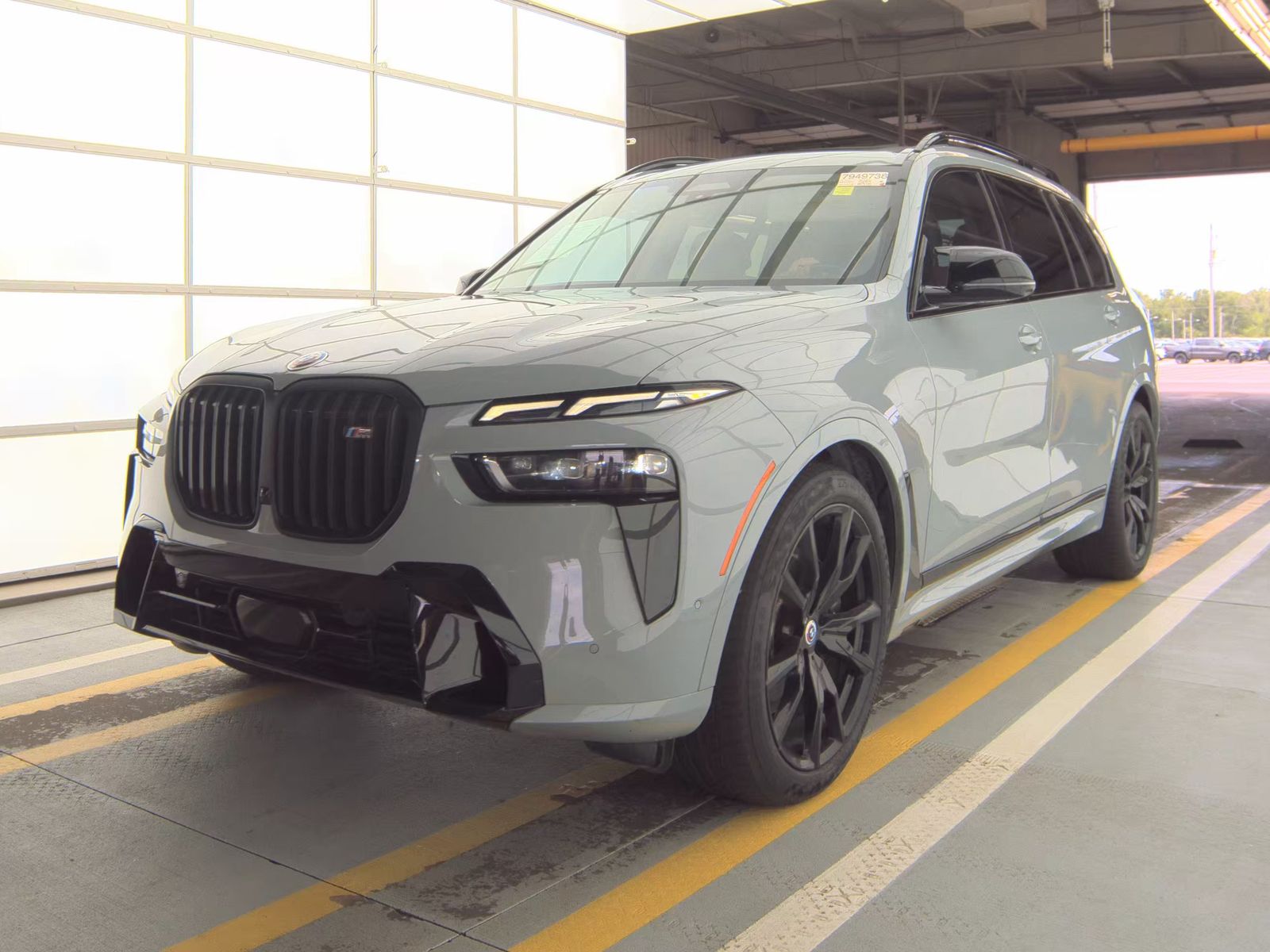 2023 BMW X7 M60i AWD