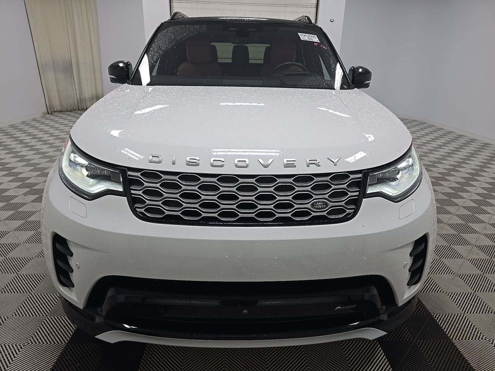 2023 Land Rover Discovery Metropolitan Edition FWD