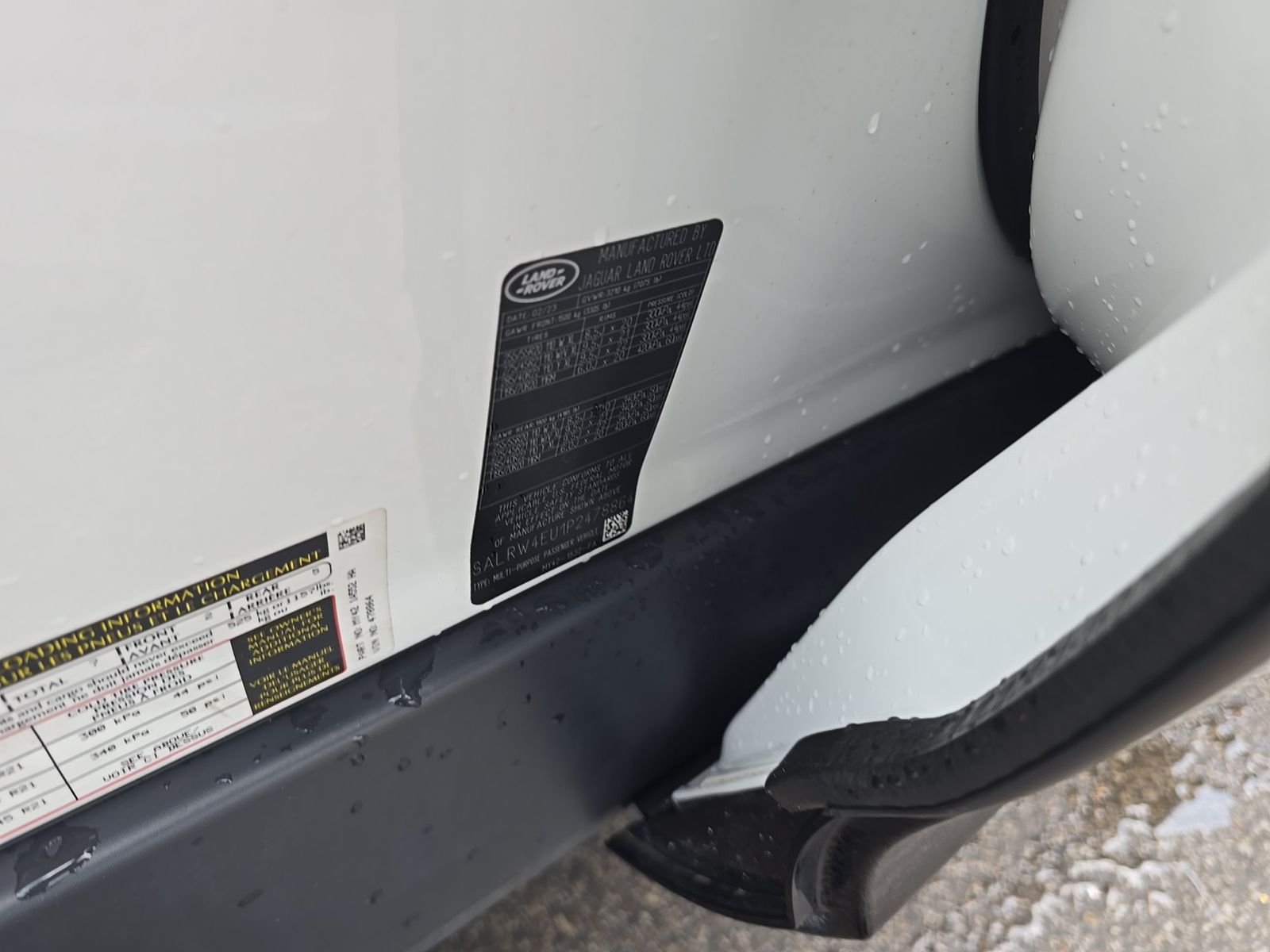 2023 Land Rover Discovery Metropolitan Edition FWD