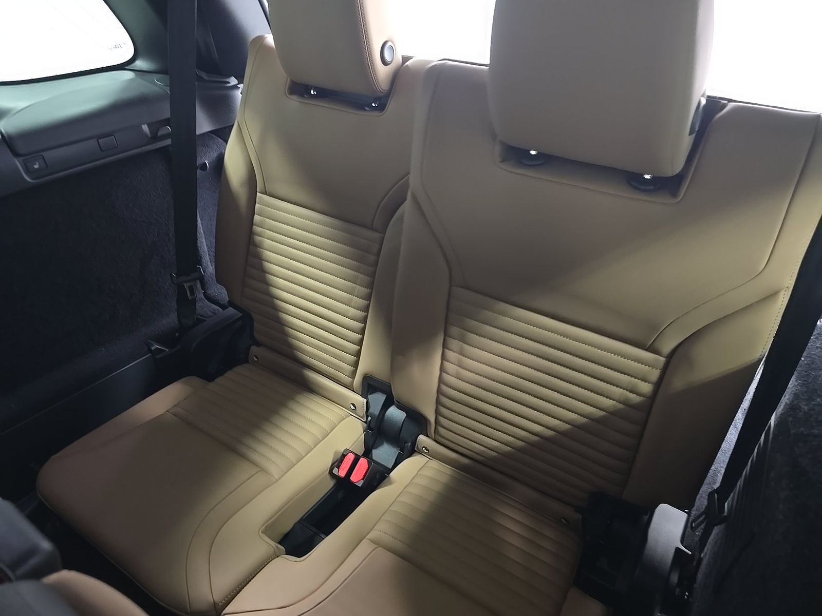 2023 Land Rover Discovery Metropolitan Edition FWD