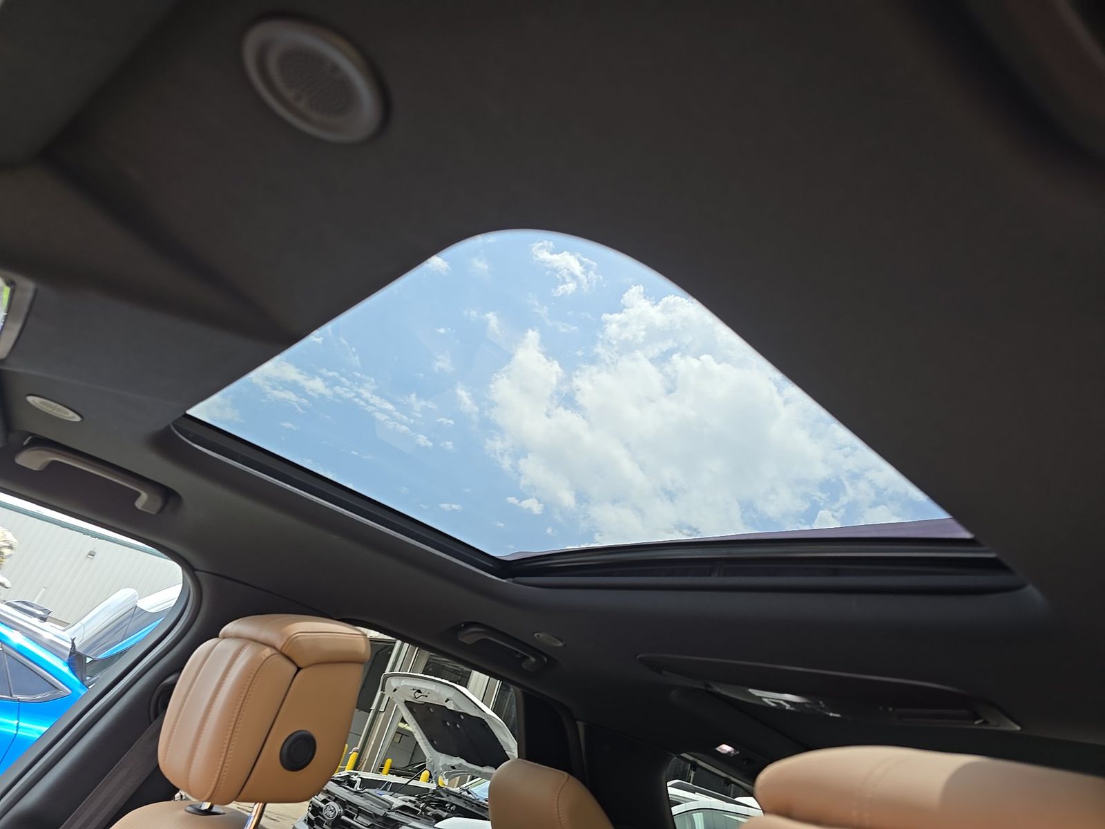2023 Land Rover Discovery Metropolitan Edition FWD