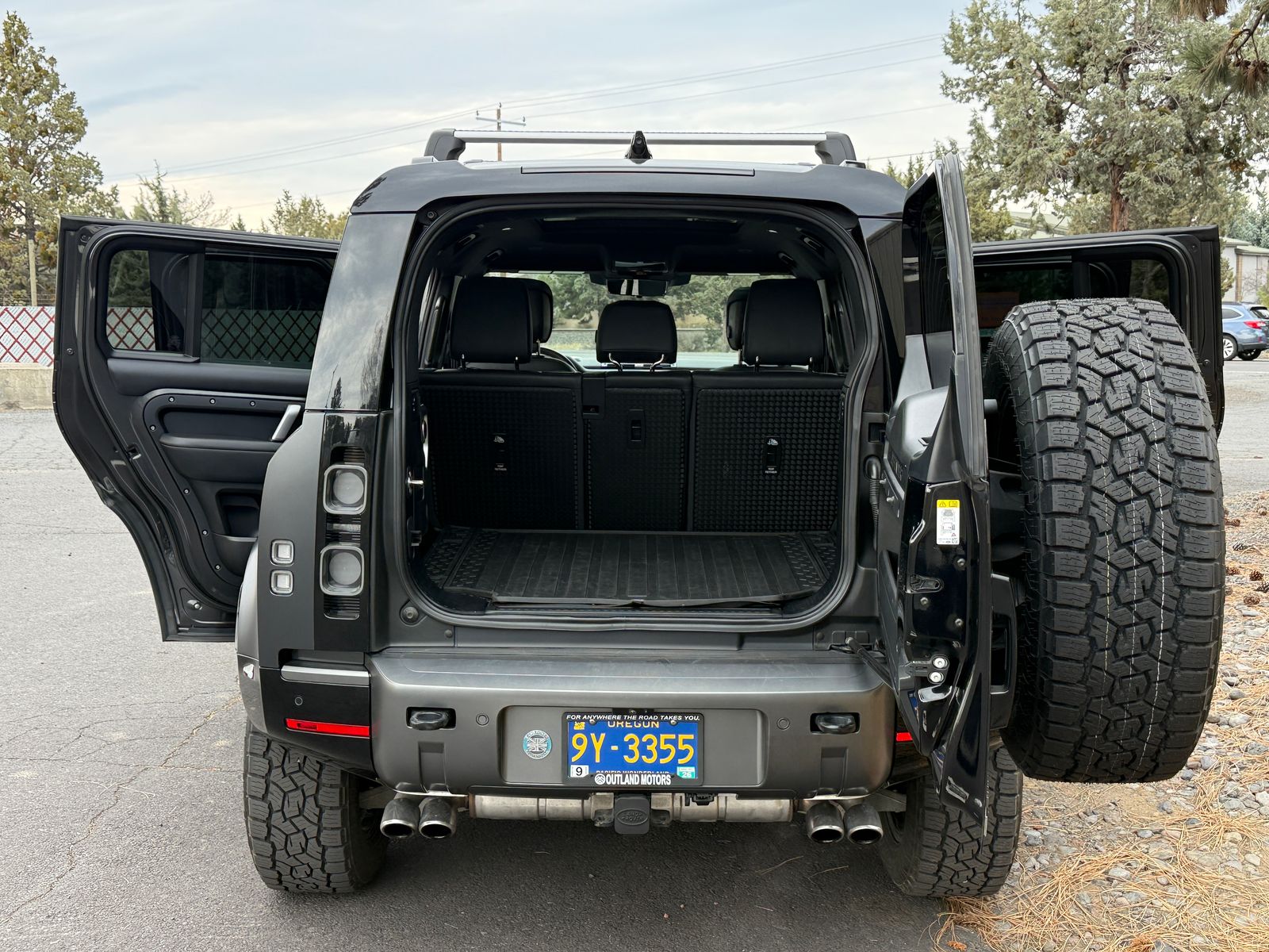 2023 Land Rover Defender 110 V8 Carpathian Edition AWD