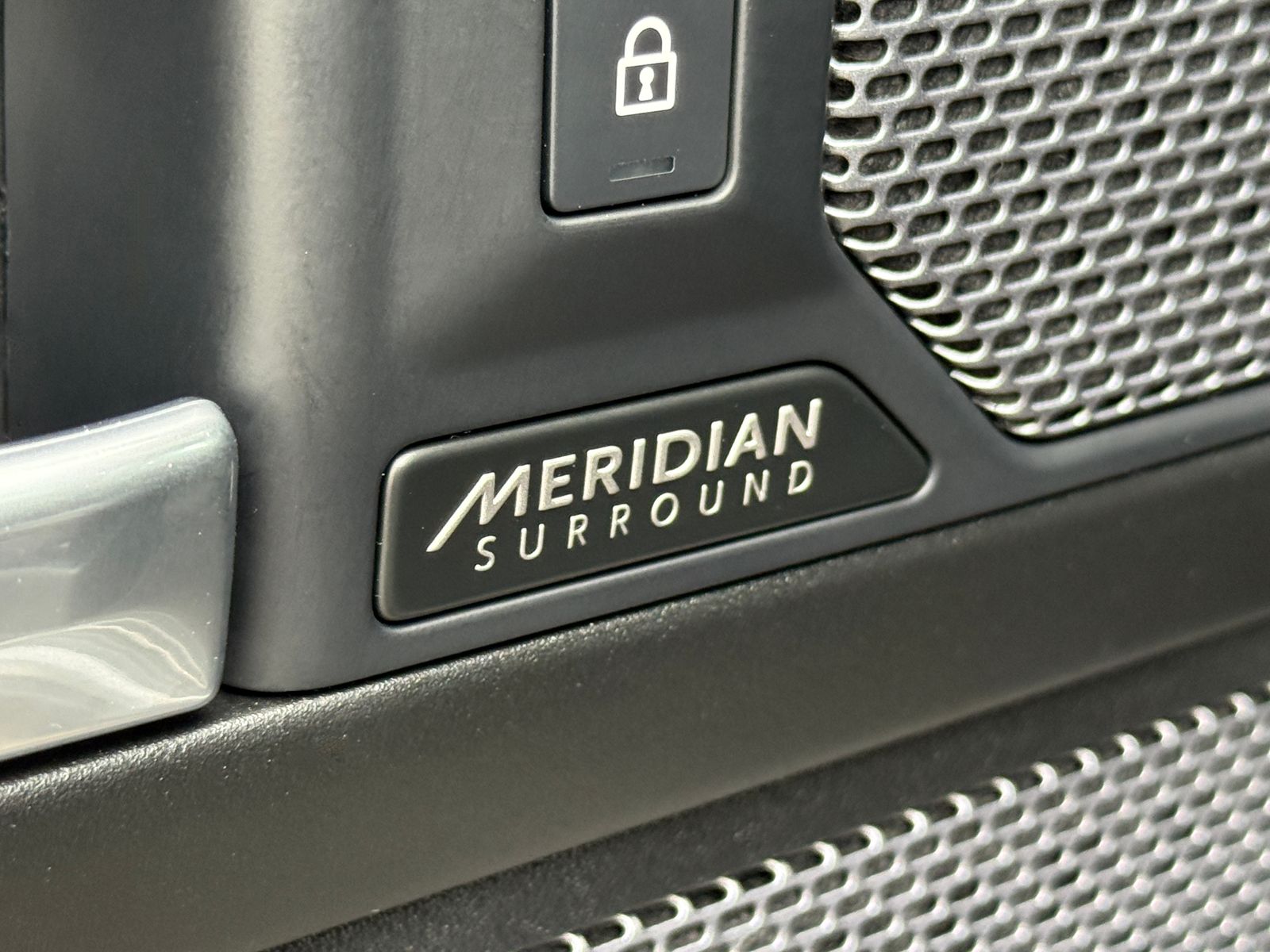 2023 Land Rover Defender 110 V8 Carpathian Edition AWD