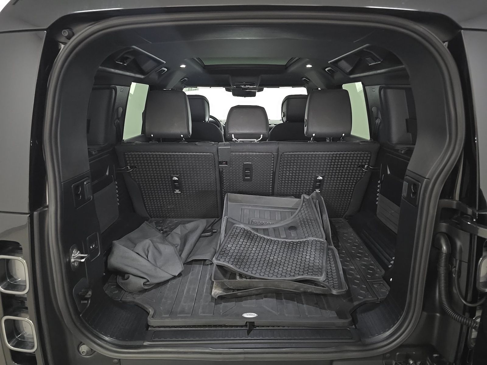 2024 Land Rover Defender 110 X FWD