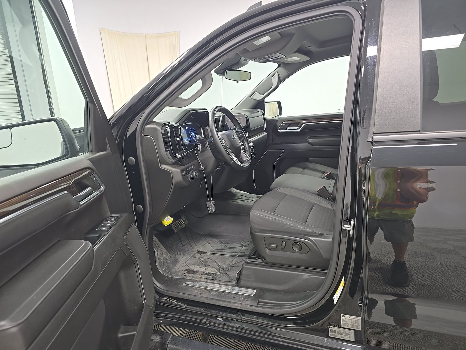 2023 Chevrolet Silverado 1500 RST AWD