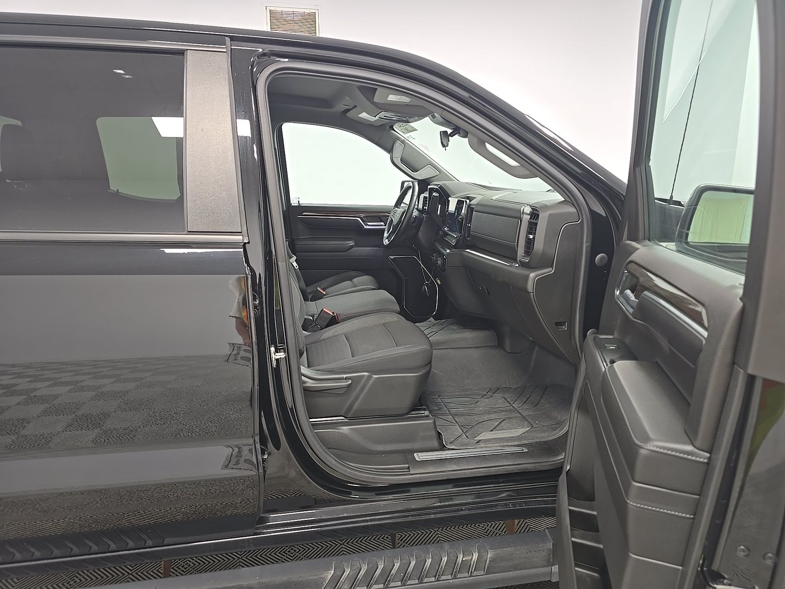 2023 Chevrolet Silverado 1500 RST AWD