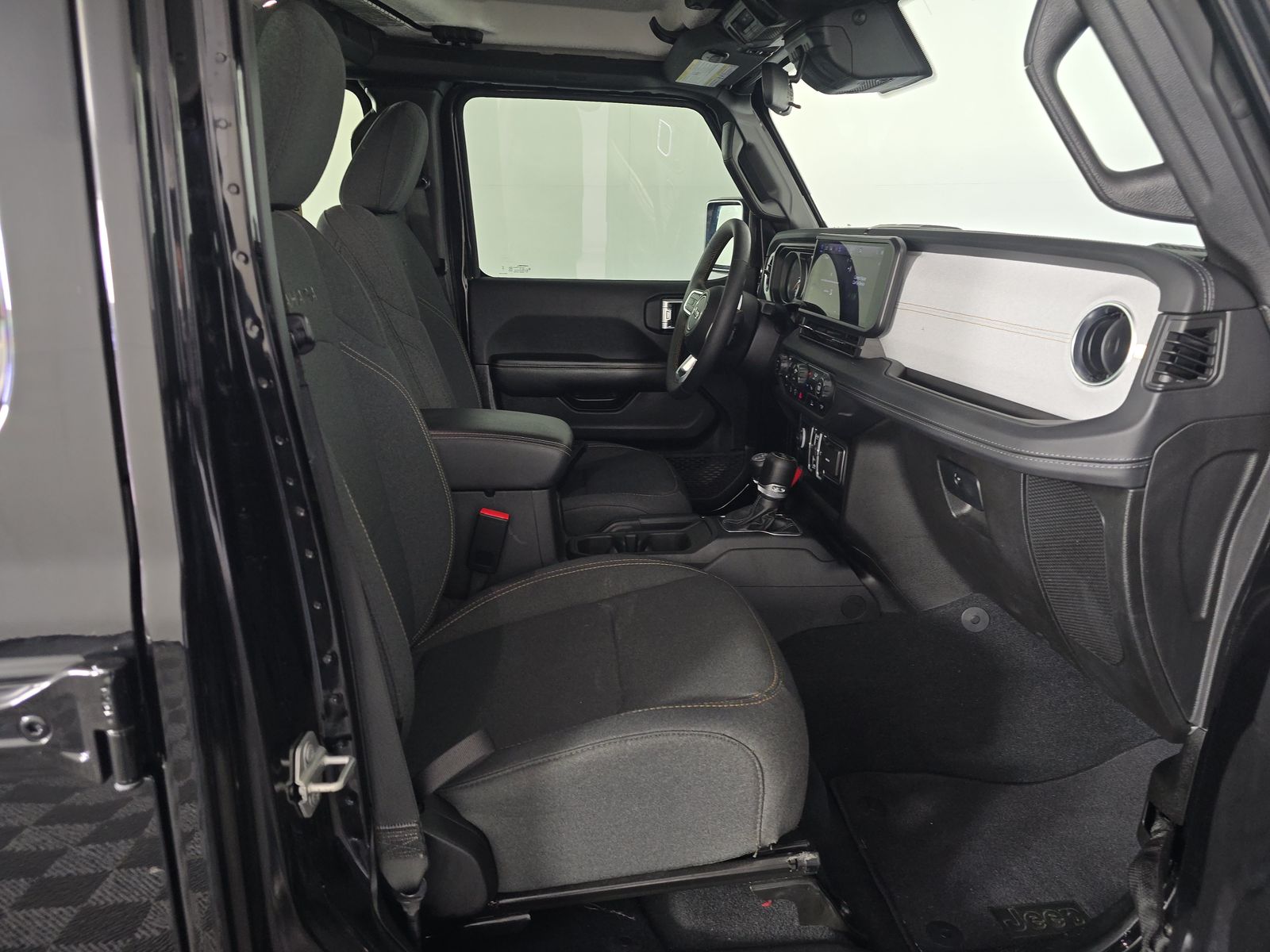 2024 Jeep Wrangler Sahara AWD