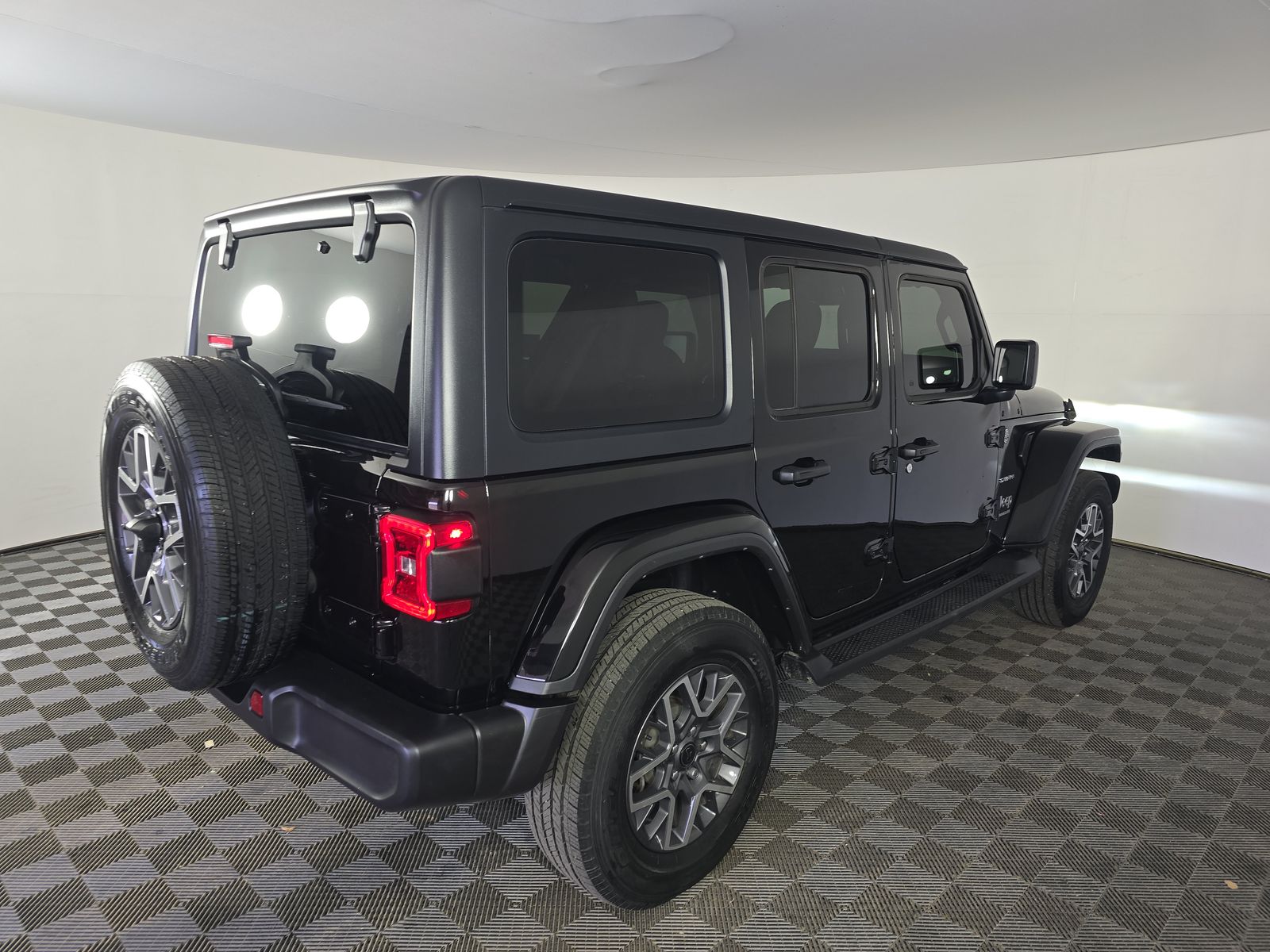 2024 Jeep Wrangler Sahara AWD