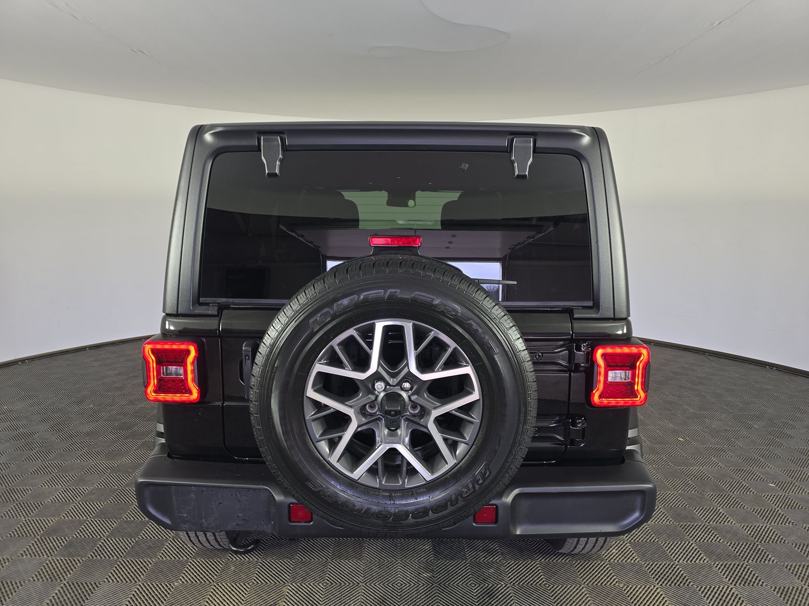 2024 Jeep Wrangler Sahara AWD